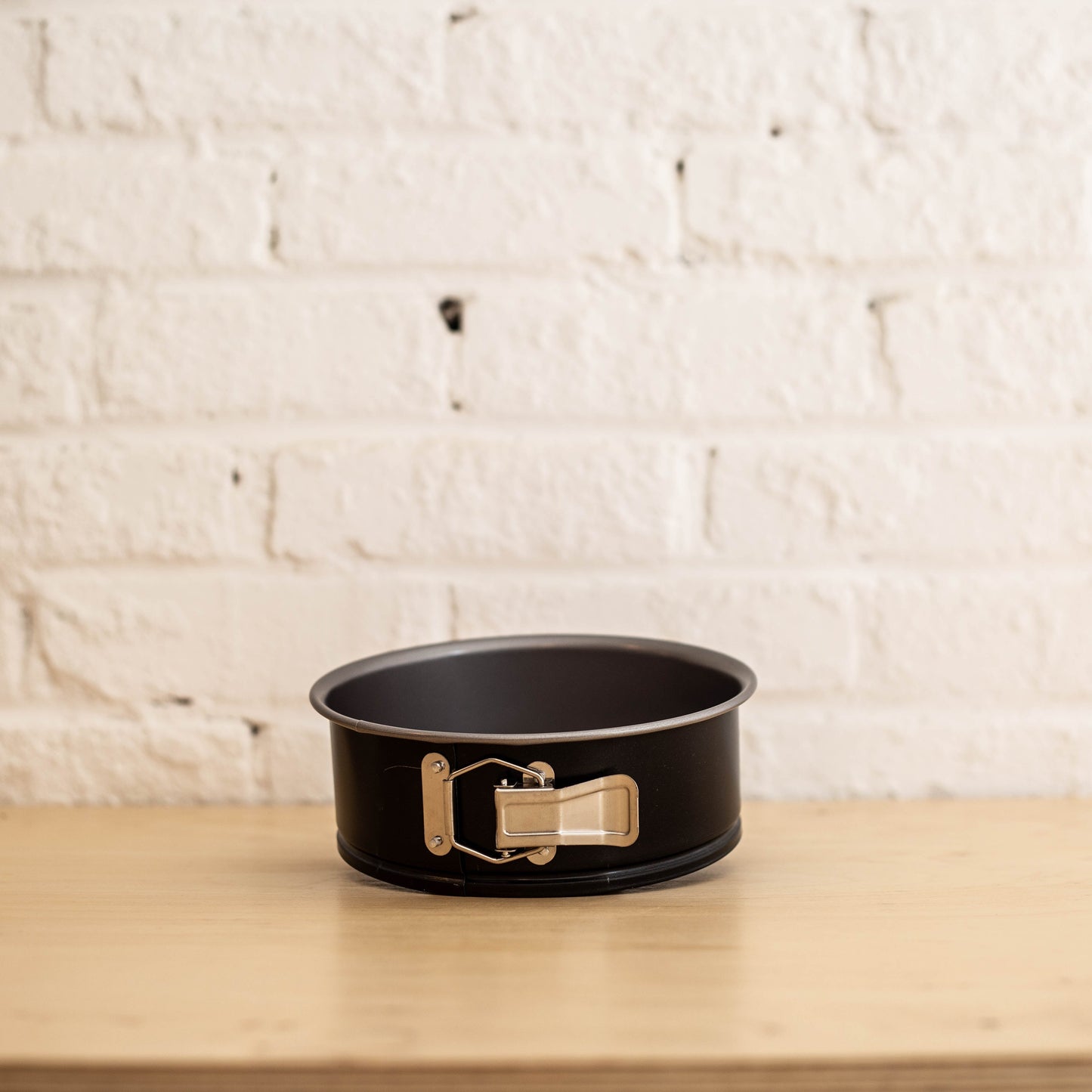 Moule à charnière antiadhésif pour gâteau 7po