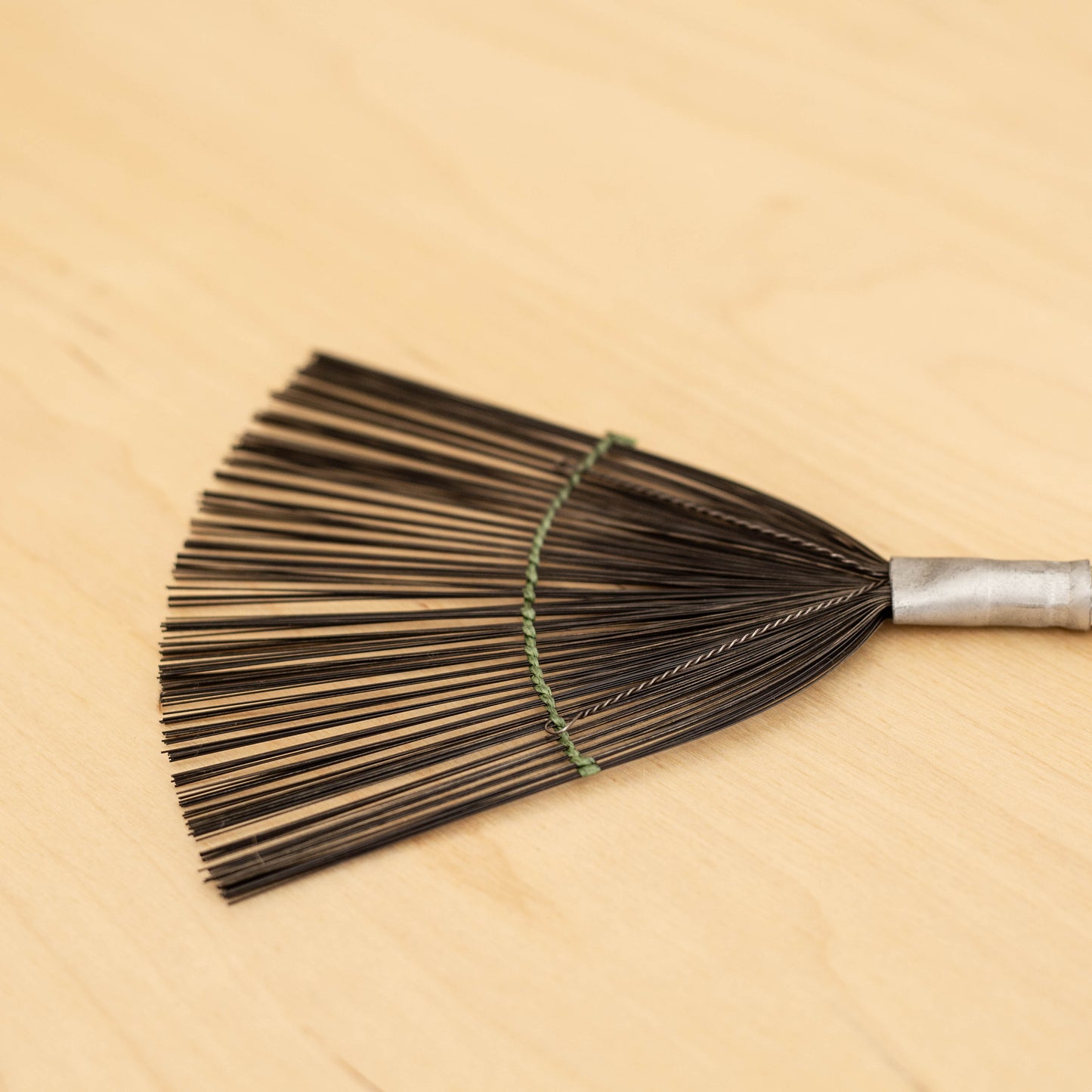 Tue mouche en fil de fer