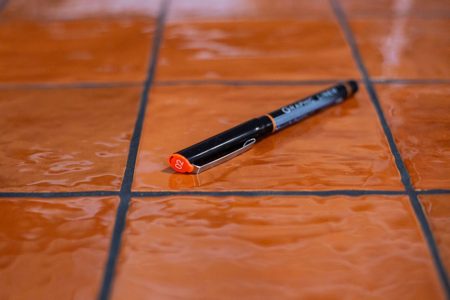 Stylo graphic liner 02