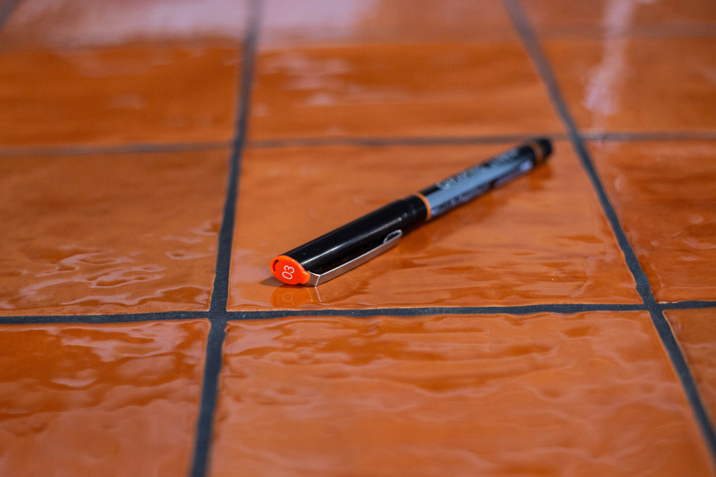 Stylo graphic liner 03