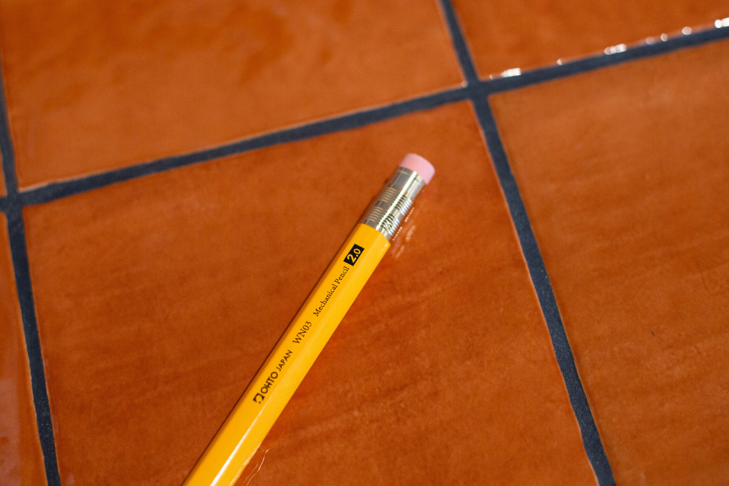 Pousse mine bois 2mm jaune