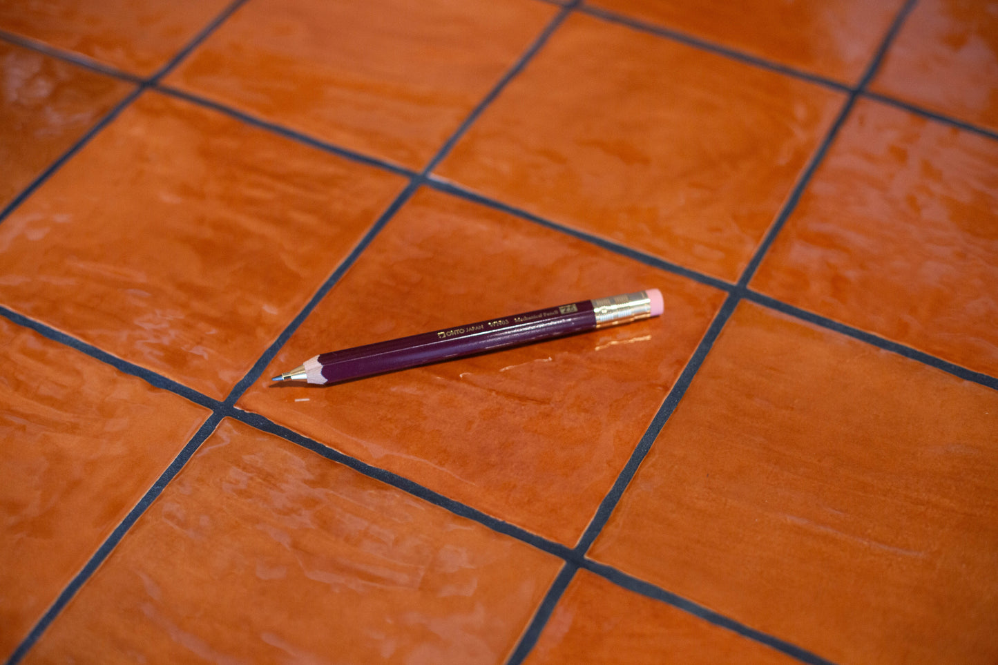 Pousse mine bois 2mm bordeaux