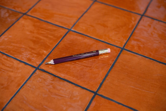 Pousse mine bois 2mm bordeaux