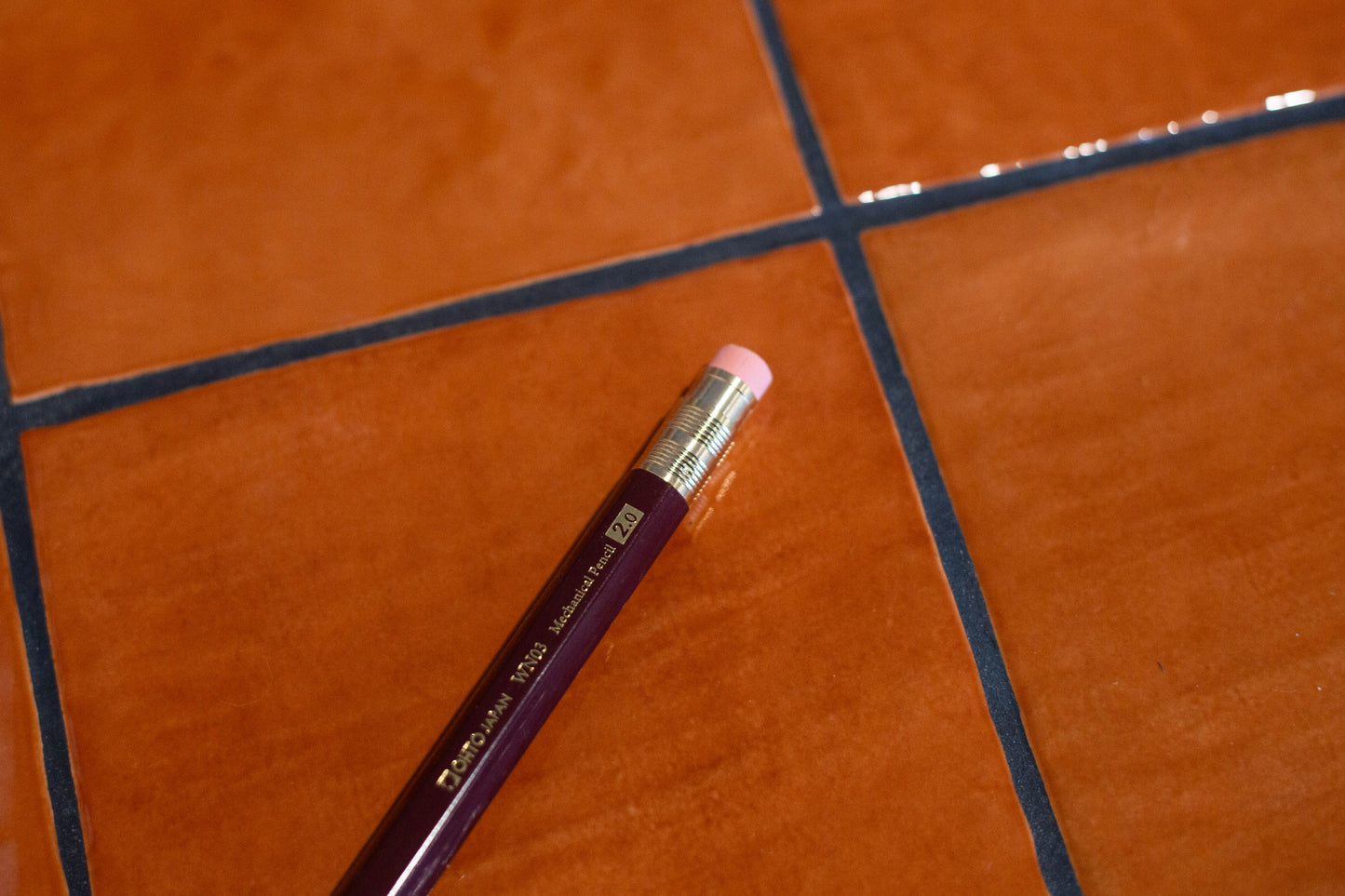 Pousse mine bois 2mm bordeaux