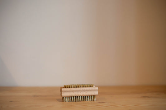 Brosse à ongles double