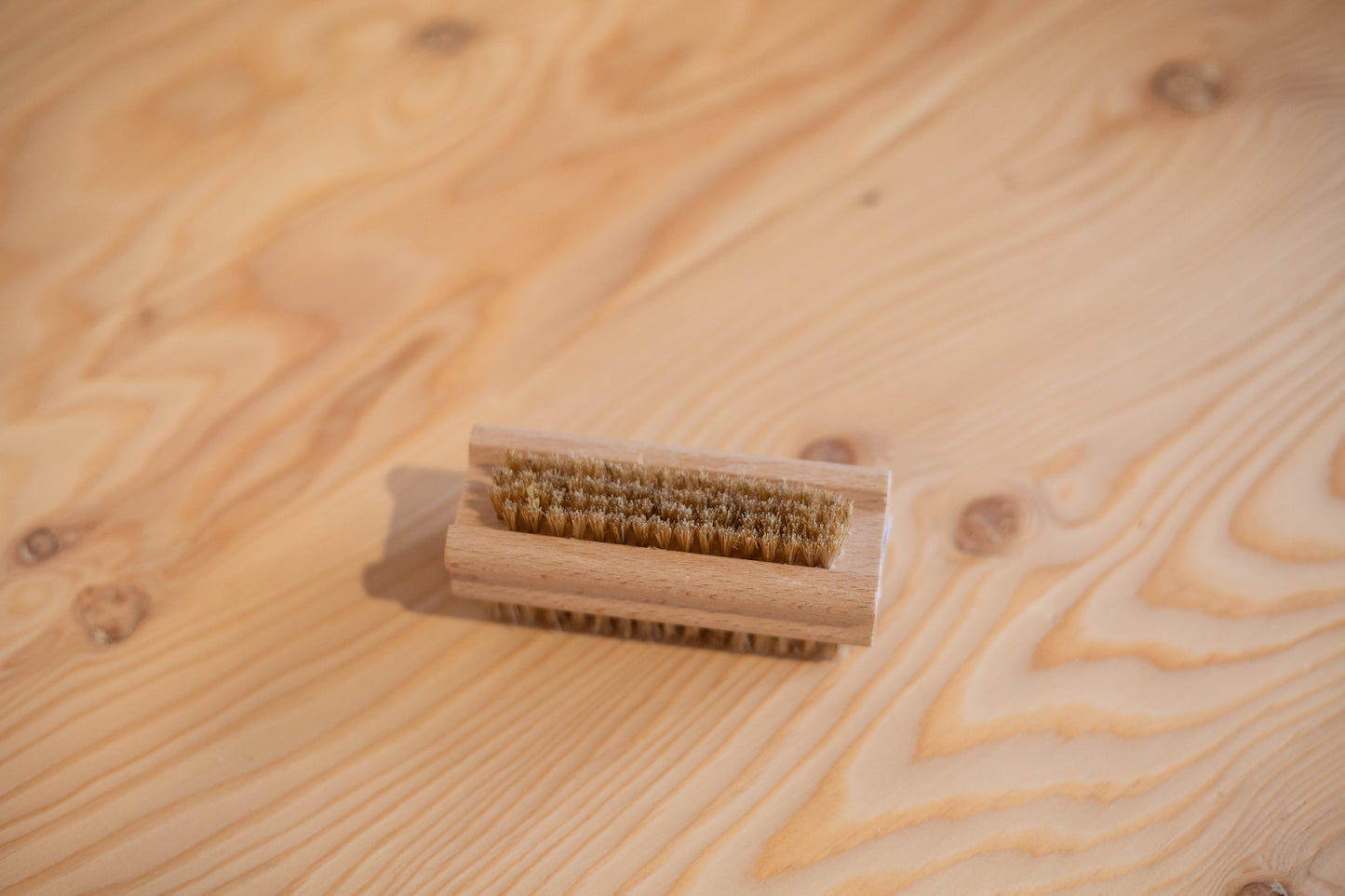 Brosse à ongles double