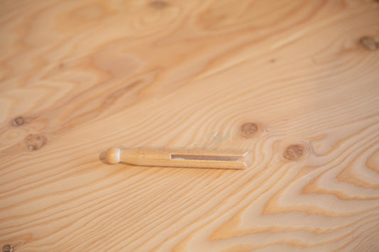 Épingle à linge en bois