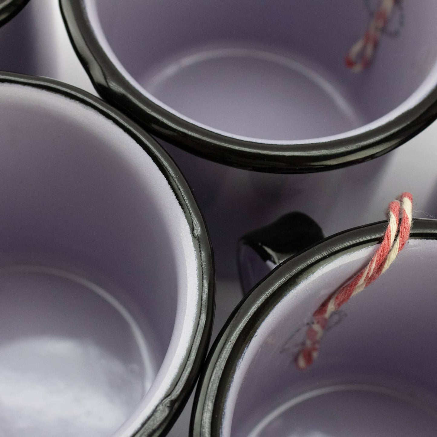 Tasse émaillée lilas