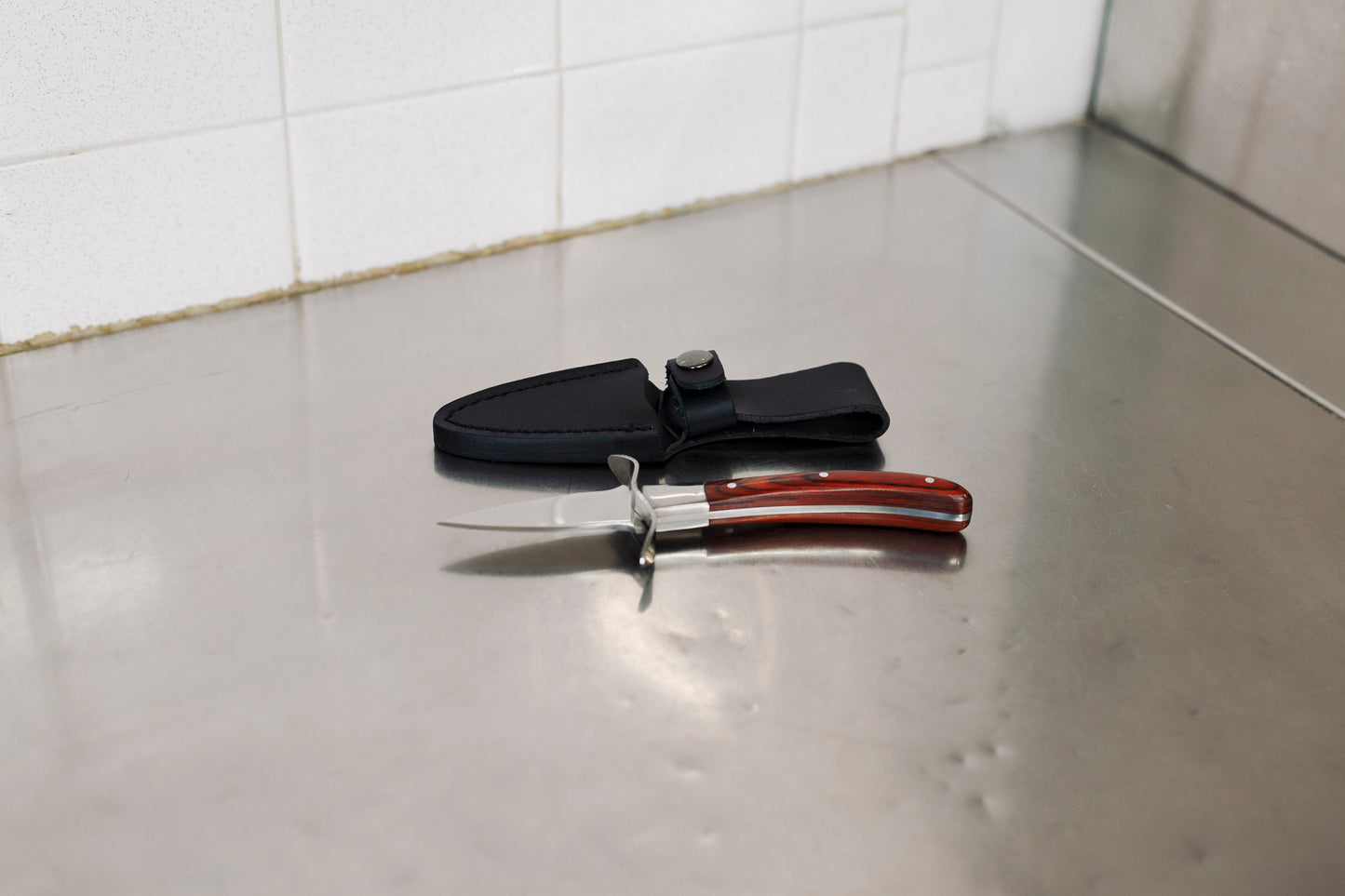 Couteau à huîtres avec étui