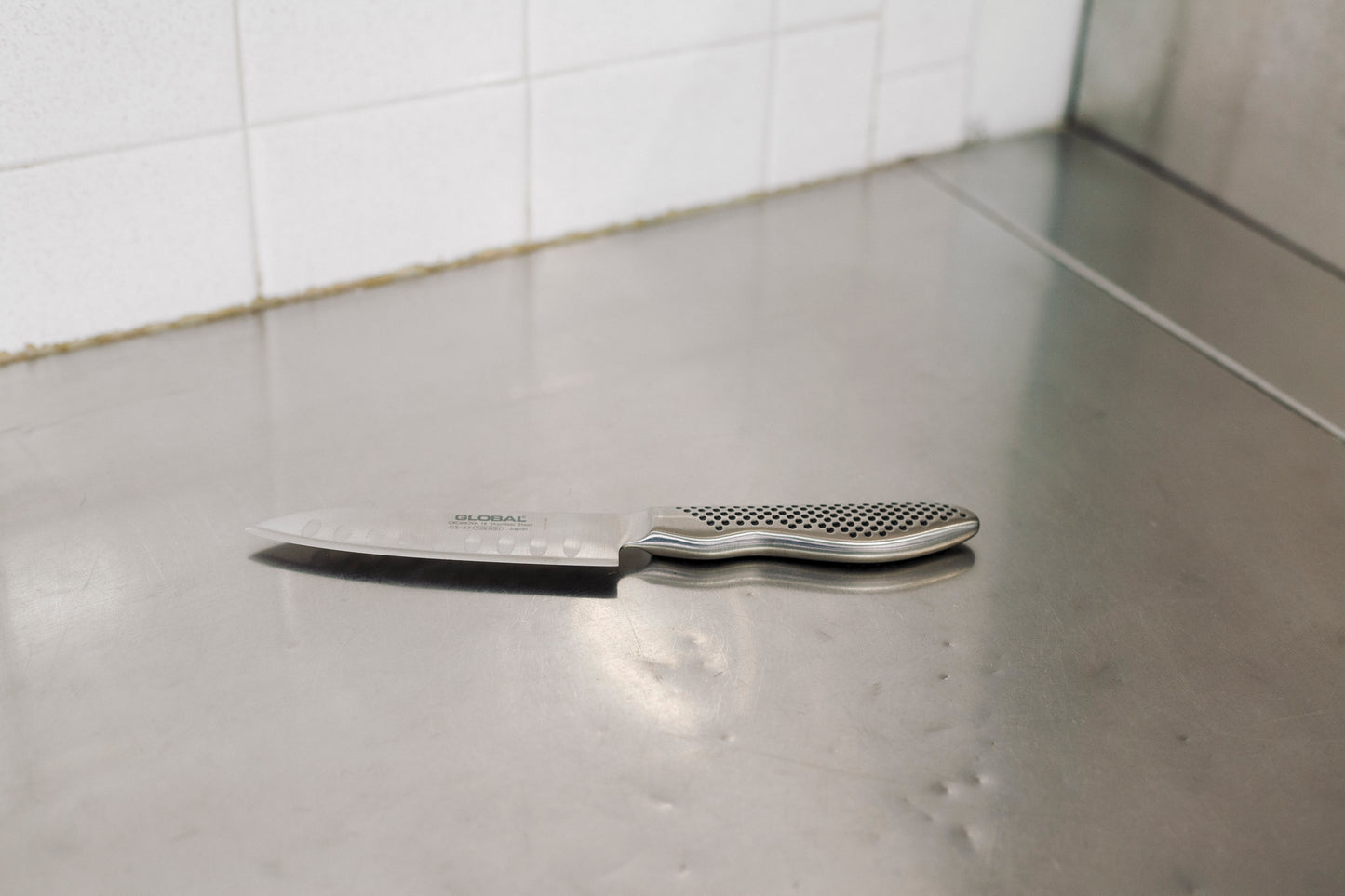 Couteau mini Santoku alvéolé GS57 Global