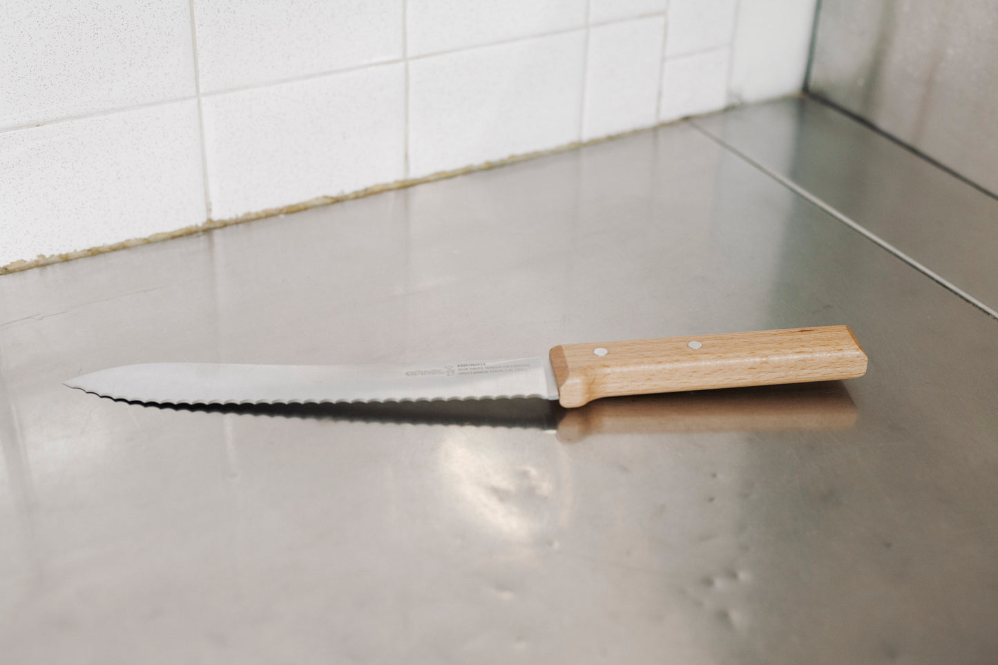 Parallèle couteau à pain no116