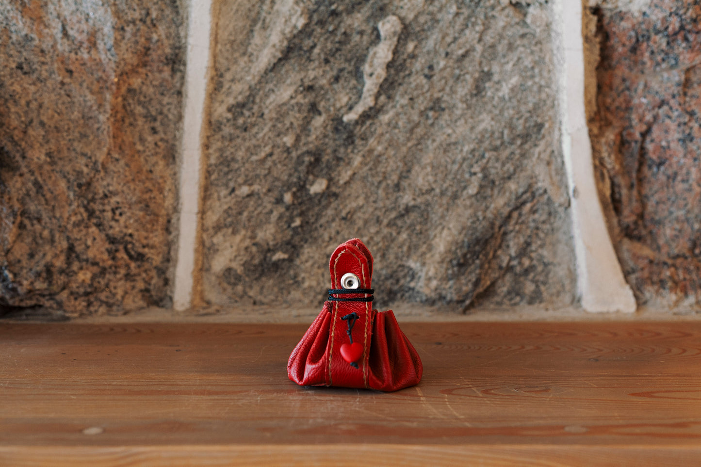 Baluchon en cuir rouge