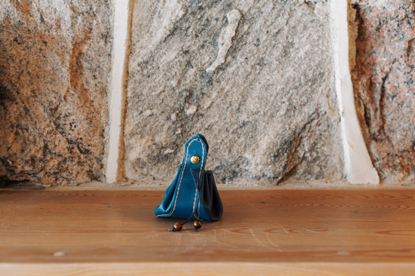 Baluchon en cuir bleu