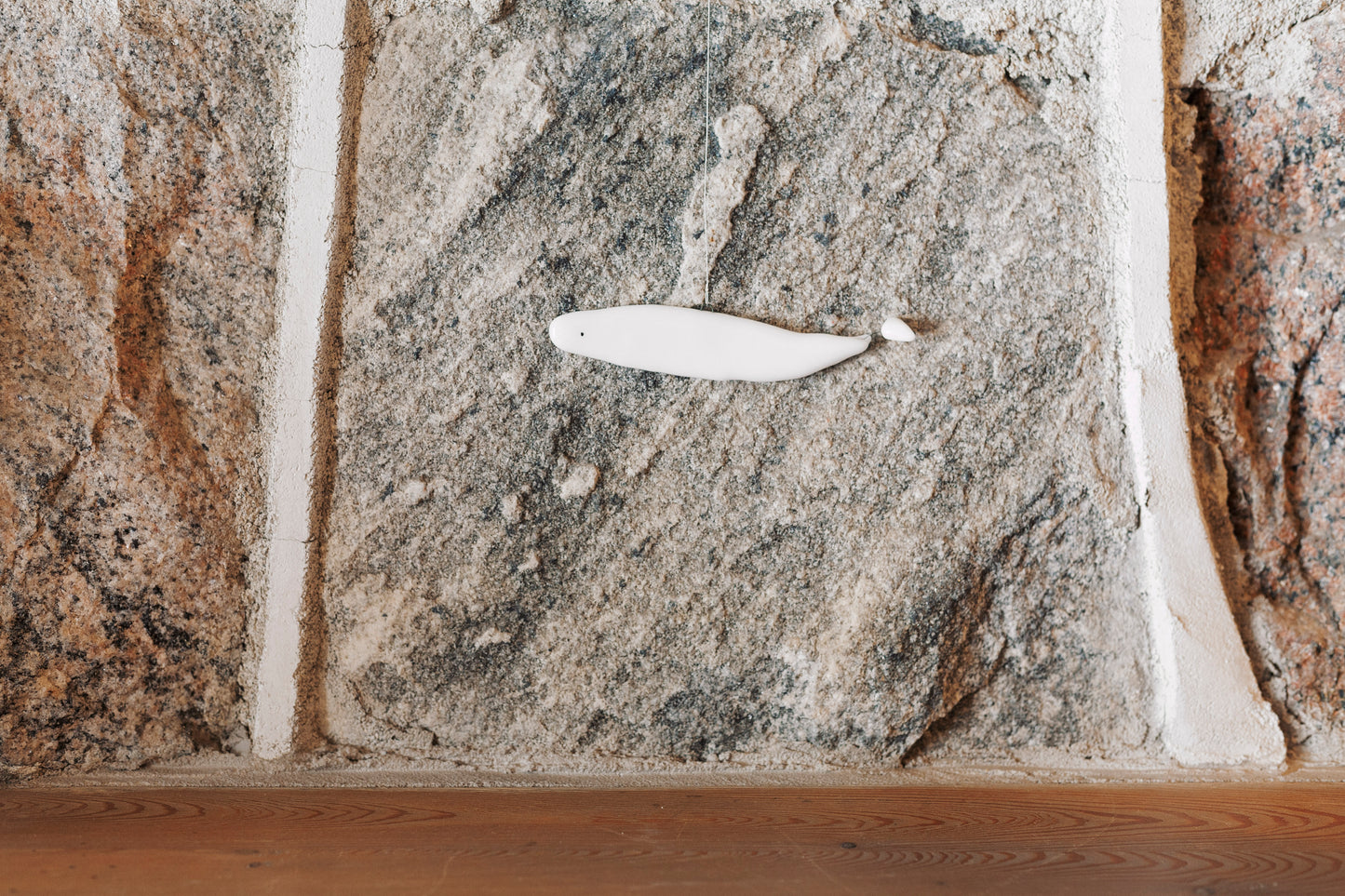 Petit béluga en verre