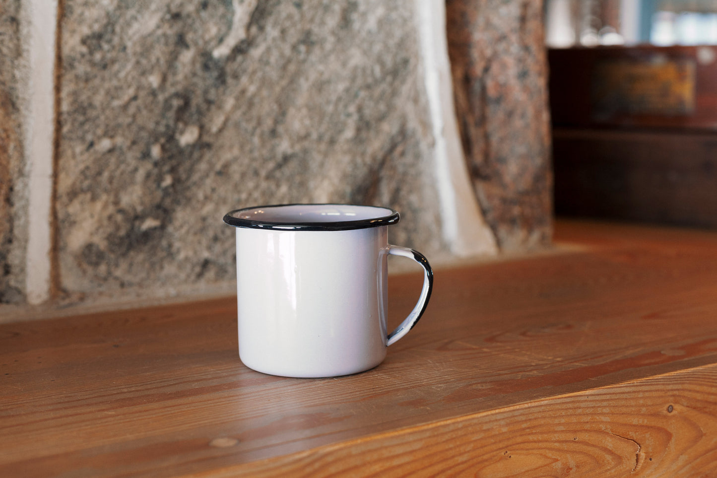 Tasse émaillée lilas