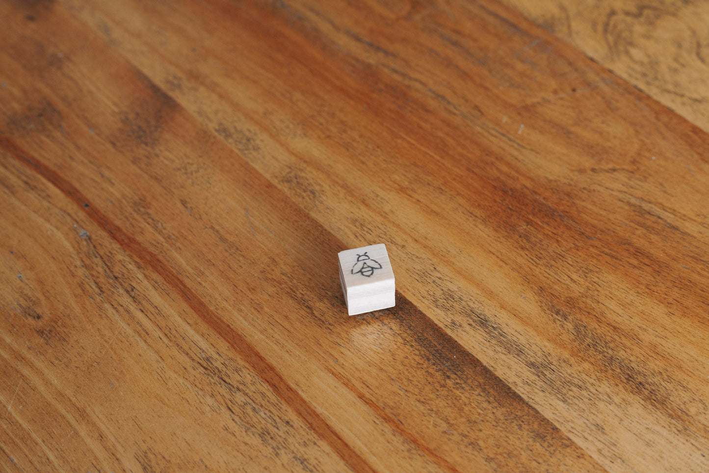 Mini estampe abeille